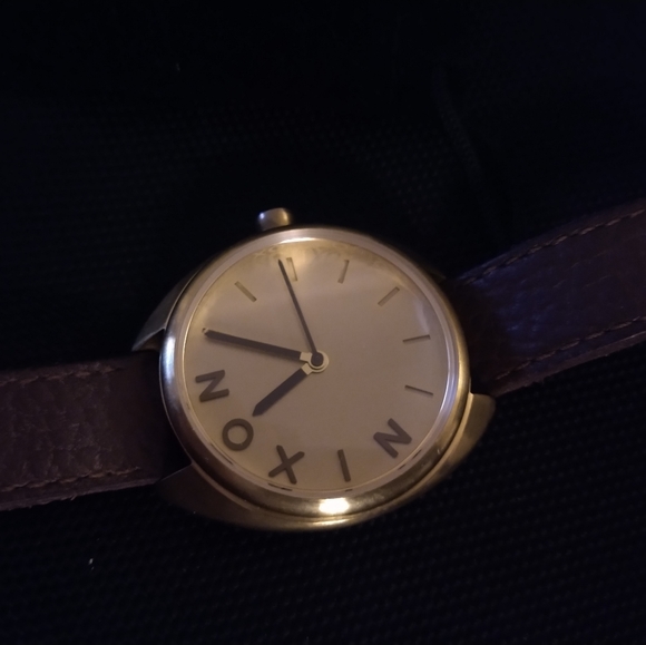 Nixon women's watch - Picture 1 of 3
